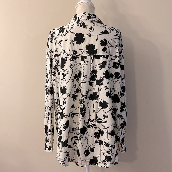 POL women’s floral button down black & white Collared shirt high / low l/s M - Picture 3 of 12